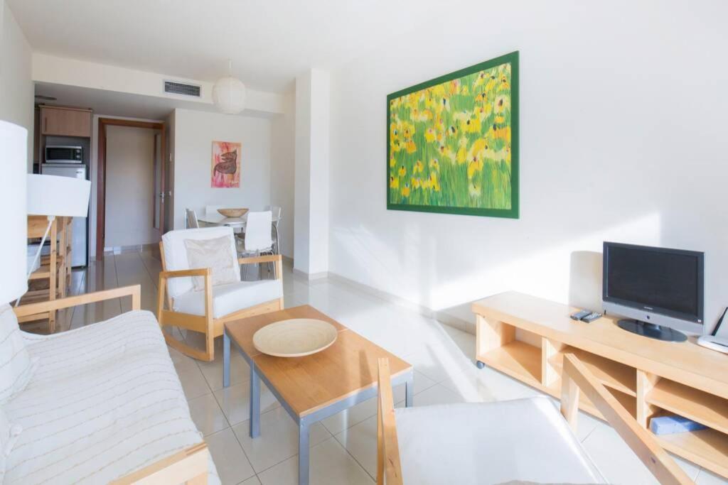 Beautiful Apartment 75M2 With View At The Beach, Pool, Parking Roses Esterno foto
