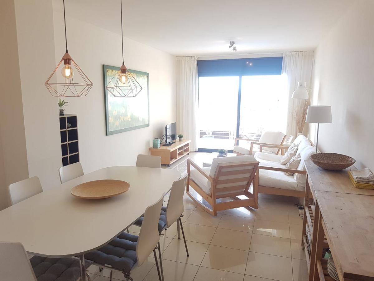 Beautiful Apartment 75M2 With View At The Beach, Pool, Parking Roses Esterno foto