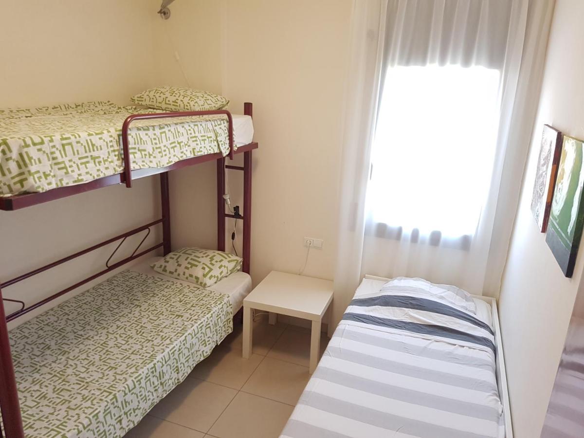 Beautiful Apartment 75M2 With View At The Beach, Pool, Parking Roses Esterno foto