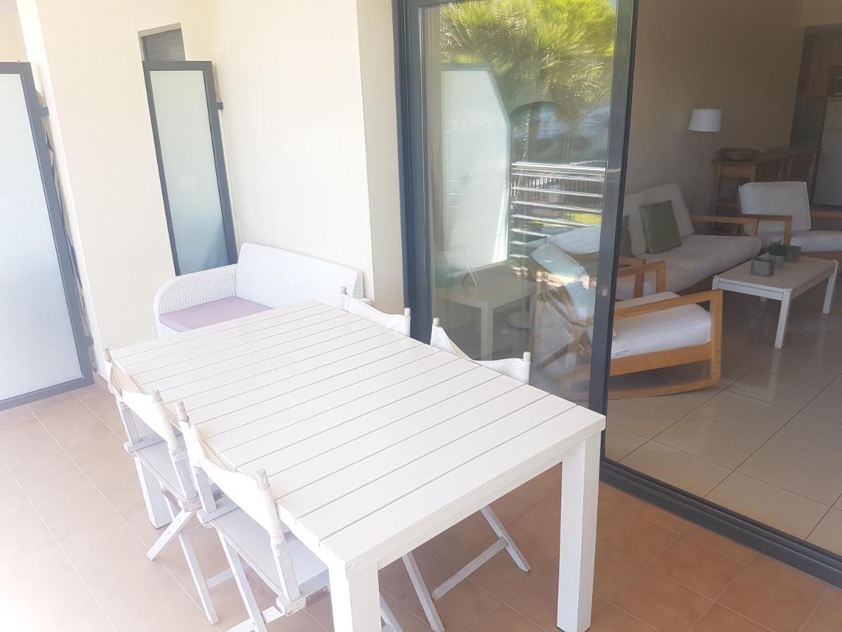 Beautiful Apartment 75M2 With View At The Beach, Pool, Parking Roses Esterno foto
