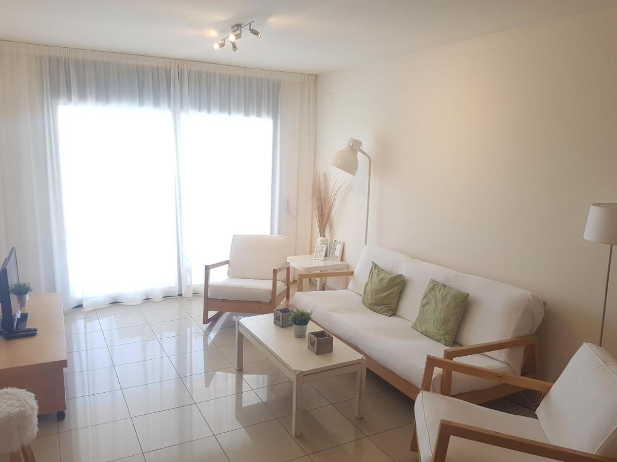 Beautiful Apartment 75M2 With View At The Beach, Pool, Parking Roses Esterno foto