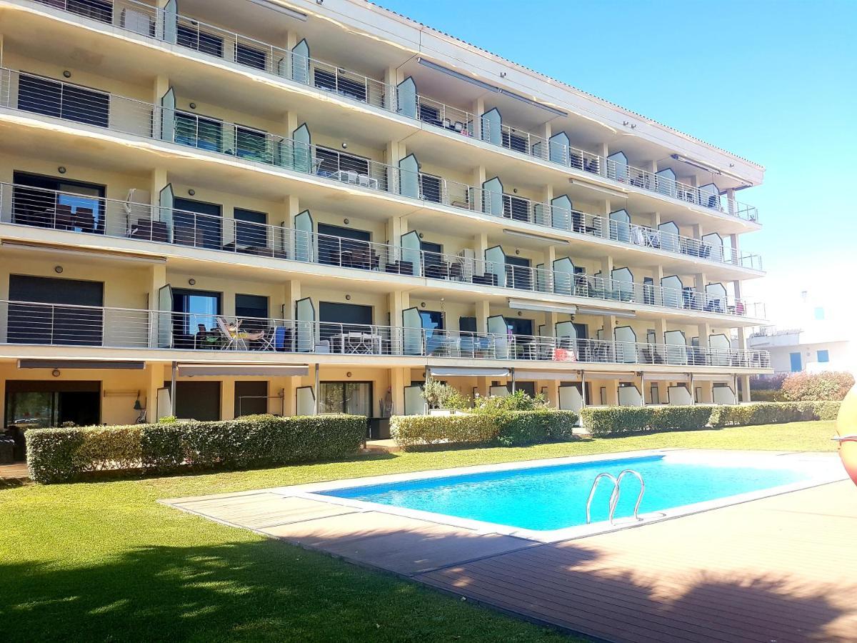 Beautiful Apartment 75M2 With View At The Beach, Pool, Parking Roses Esterno foto
