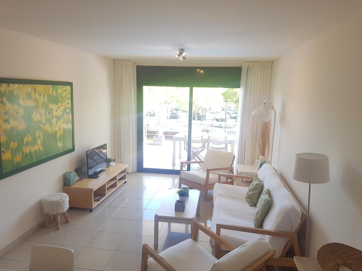 Beautiful Apartment 75M2 With View At The Beach, Pool, Parking Roses Esterno foto