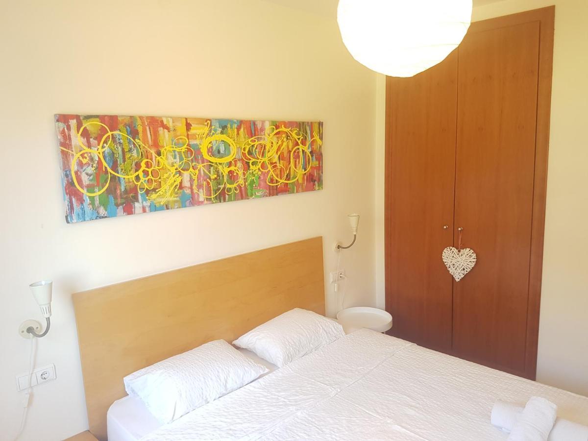Beautiful Apartment 75M2 With View At The Beach, Pool, Parking Roses Esterno foto
