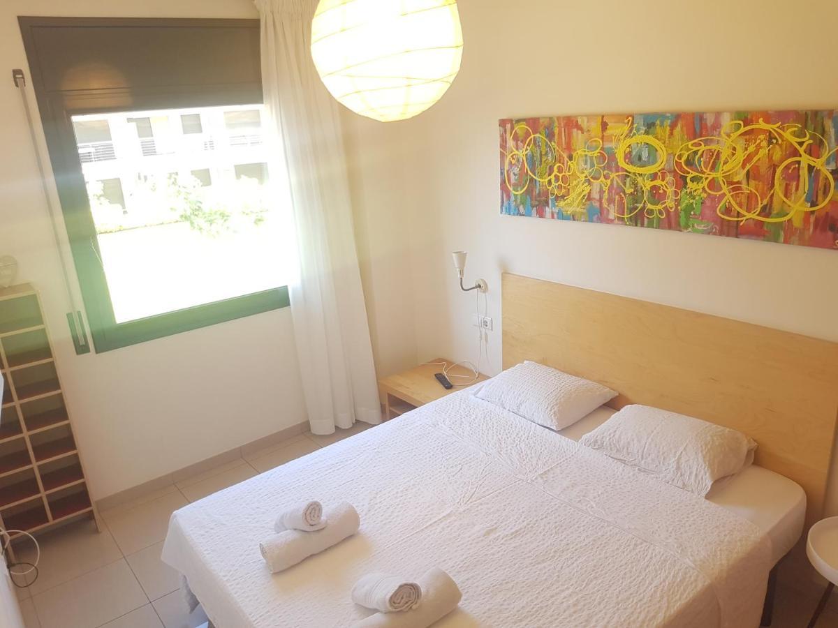 Beautiful Apartment 75M2 With View At The Beach, Pool, Parking Roses Esterno foto