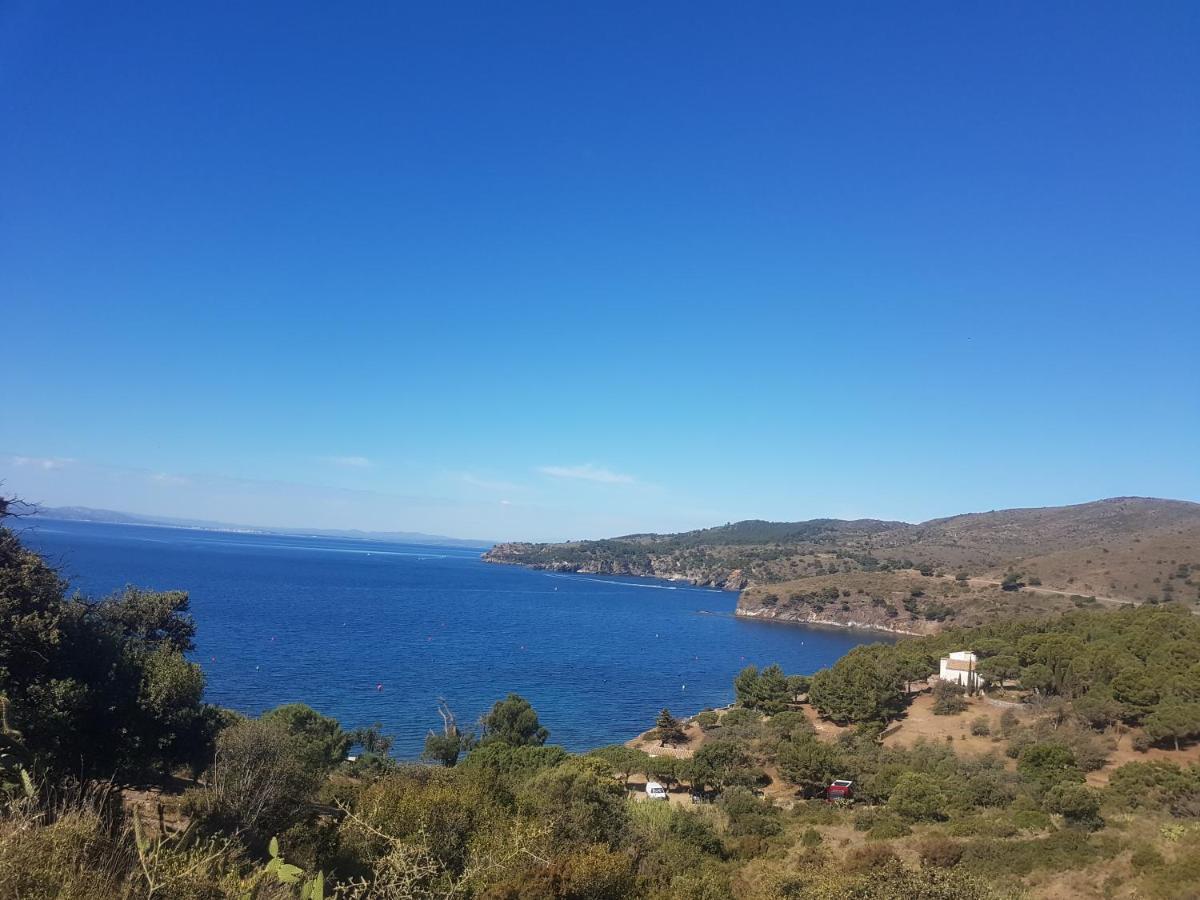 Beautiful Apartment 75M2 With View At The Beach, Pool, Parking Roses Esterno foto